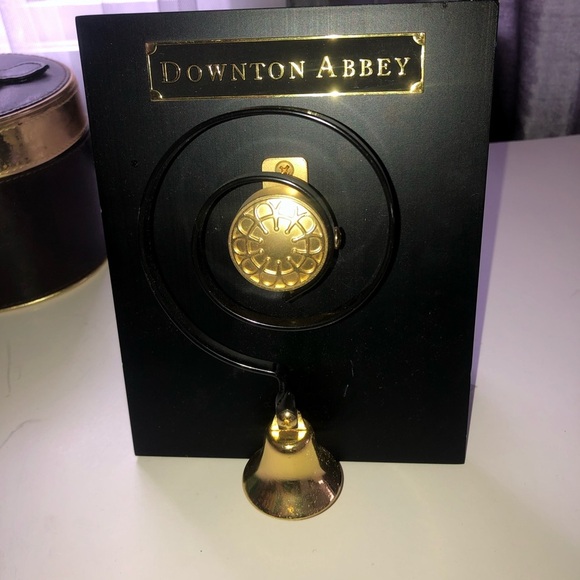Gold Servants bell mounted on a Downtown Abbey sign. Downtown abbey fans! - Picture 1 of 6